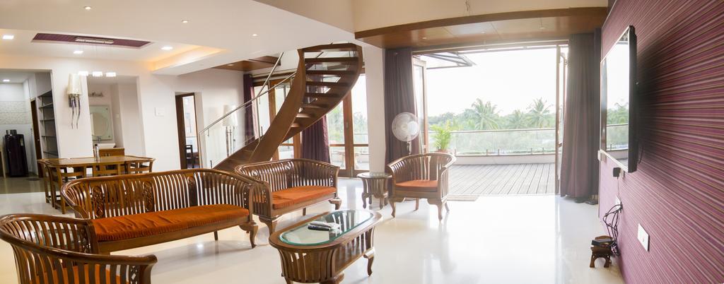 Gulmohar - Luxurious Penthouse Family Rooms Kolhápur Kültér fotó